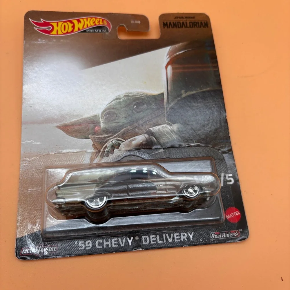 Hot Wheels Premium Star Wars The Mandalorian 59 Chevy Delivery Real Riders HKC96